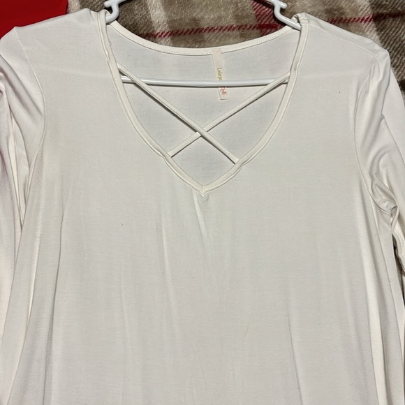 BUNDLE! Boutique tops - 2 Lime n Chili criss cross blouse sizes small and medium - Picture 3 of 3